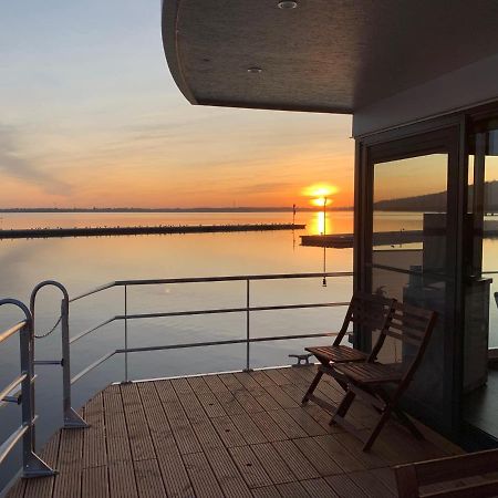 Hausboote Marina Braunsbedra Villa ภายนอก รูปภาพ