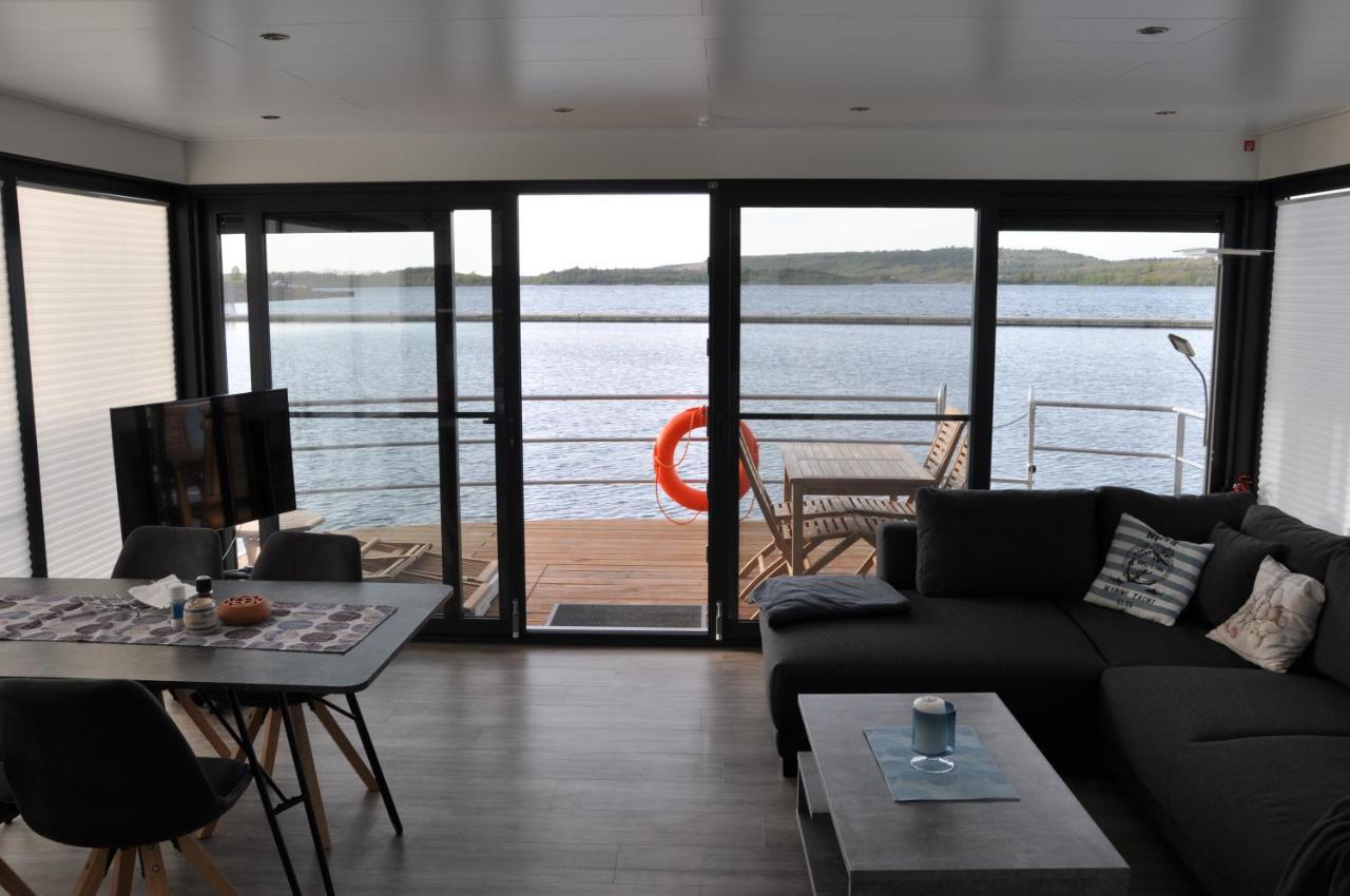 Hausboote Marina Braunsbedra Villa ภายนอก รูปภาพ