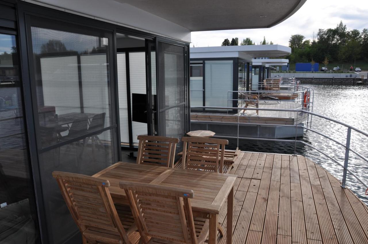 Hausboote Marina Braunsbedra Villa ภายนอก รูปภาพ